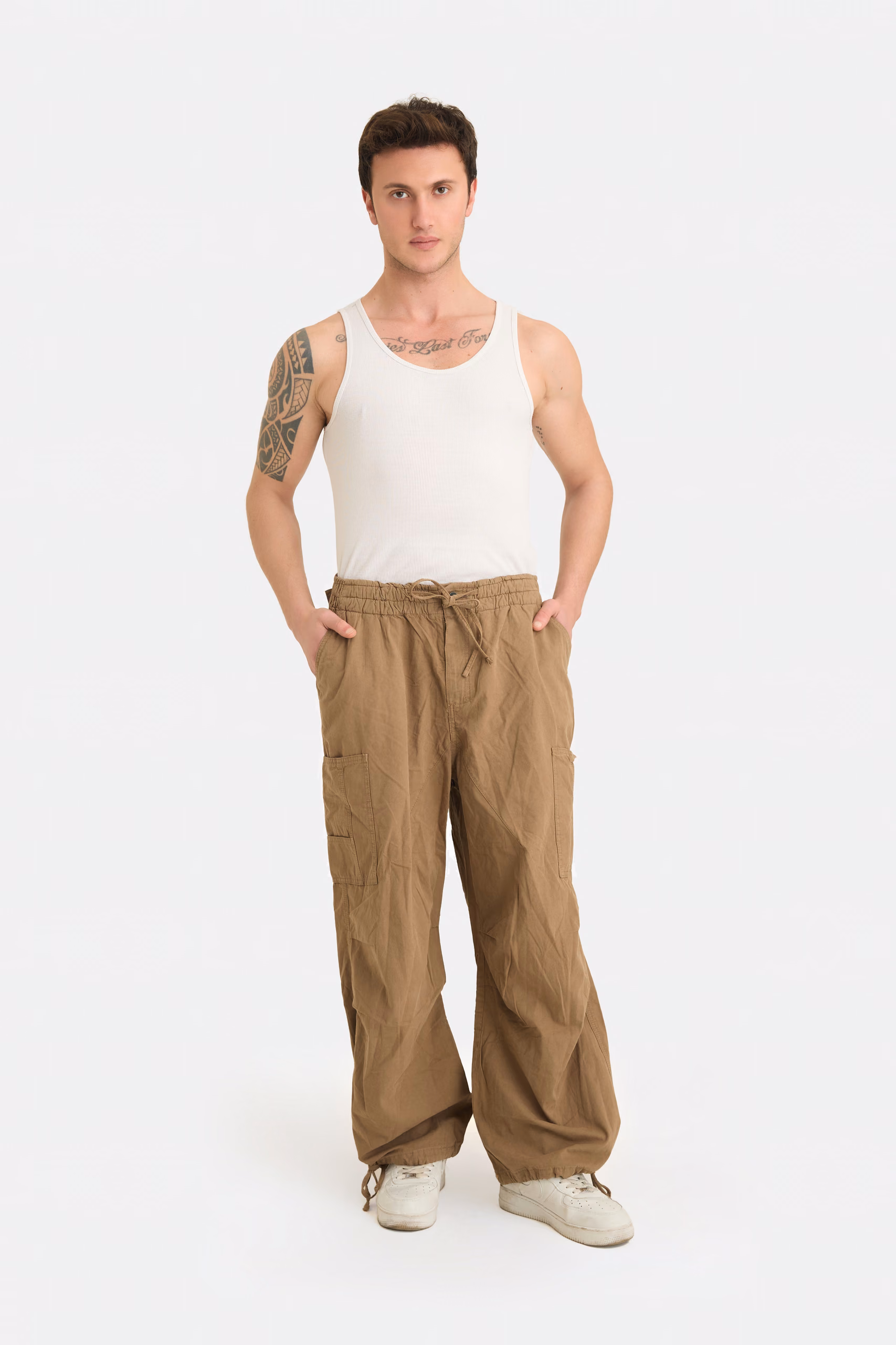 Pantaloni cargo parachute kaki