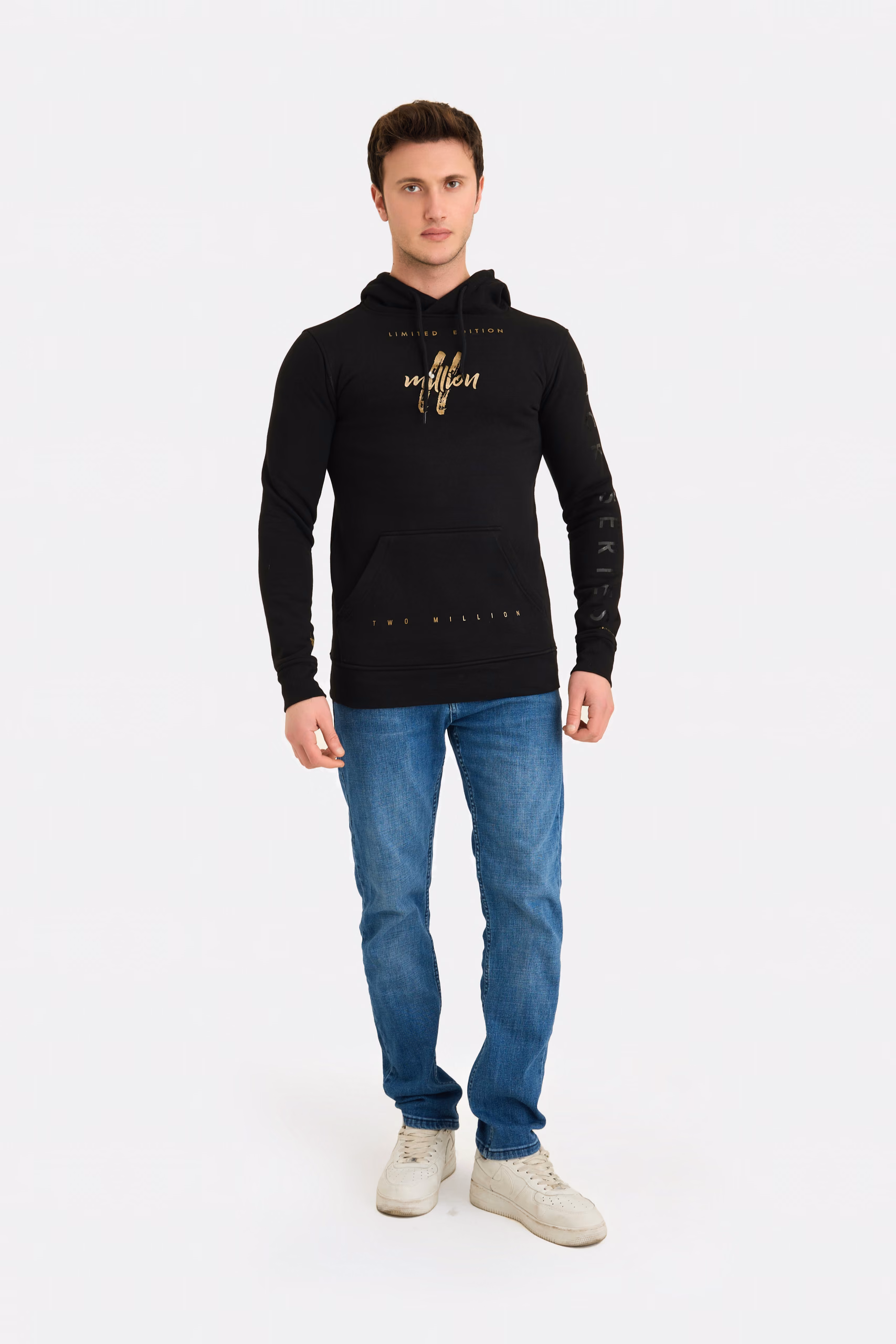 Schwarzer Hoodie – Goldfolien-Motiv